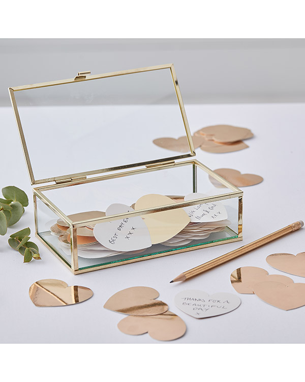 Gull boks i glass: med gull hjerter