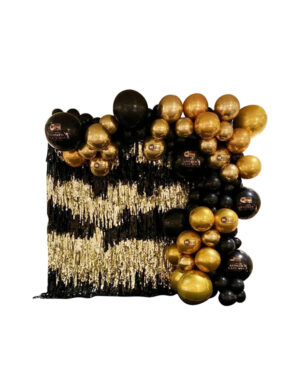 Svart & Gull backdrop: med orbz og tassels