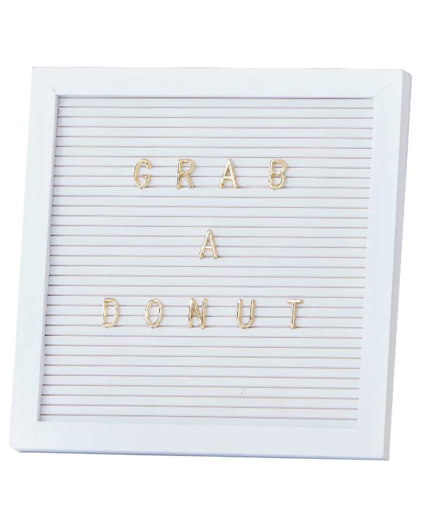 Stativ: Bokstav tavle - Hvit og gull - 170 bokstaver - Hvit - 25cm B x 25cm H