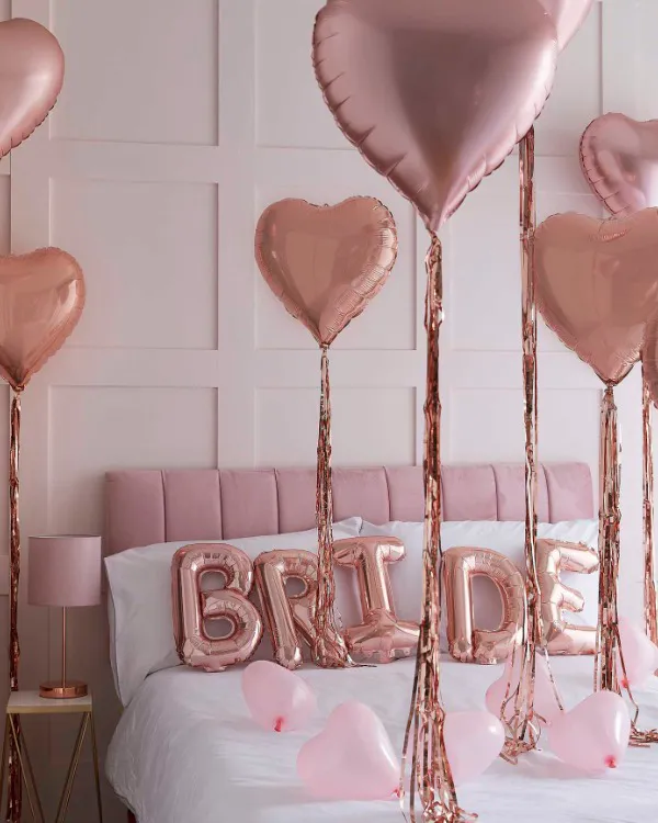 Dekor kit: "Bride" banner, 6stk lateksballonger, 9stk folieballonger & 8stk tassels - Bilde 2